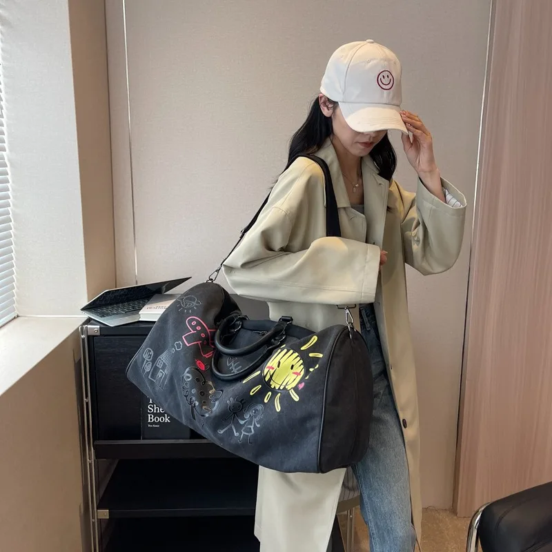 Large Capacity Travel Bag Women Duffle Carry on Luggage Bag Graffiti Personality Weekend Tote Bags For Gym Fitness