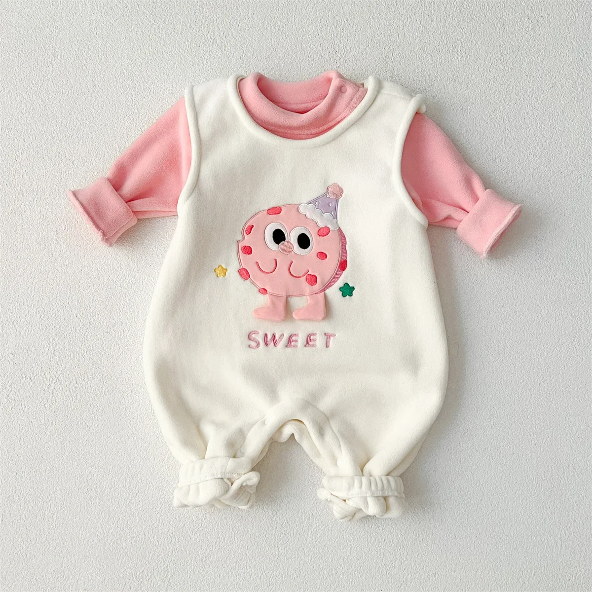 2024 Rompers Autumn/Winter Plus Fleece New Baby Clothing Cute Pink Cake Egg Suspenders Two-piece Suit Bodysuits