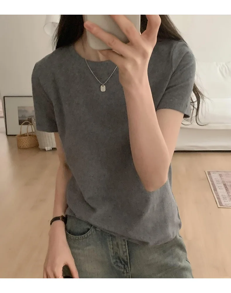 T-shirt z krótkim rękawem dla kobiet na wiosnę lato 2025 Nowy luźny i wszechstronny T-shirt z okrągłym dekoltem Mała koszula i futro Top