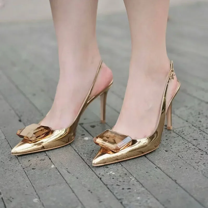 عالية الجودة صيف جديد جلد رقيقة صندل كعب عالٍ أشار تو حجر الراين مشبك حزام مثير فستان الحفلات أحذية النساء Mujer