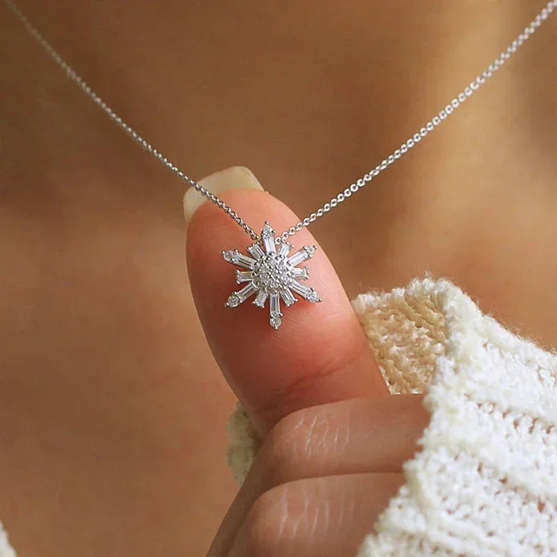 2026 Unique Snowflake Design Pendant Necklace for Women Sparkling Geometric Cubic Zirconia Daily Wear Exquisite Accessories