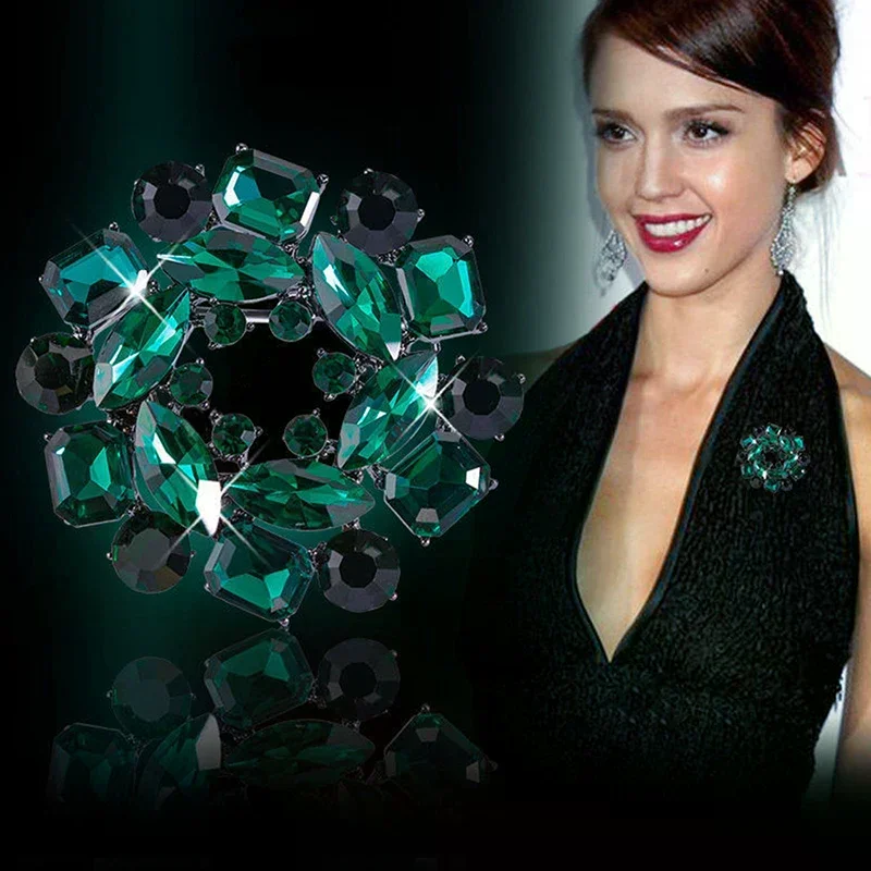 Fashion Temperament Crystal Flower Brooches For Women Clothing Coat Jewelry Accessries