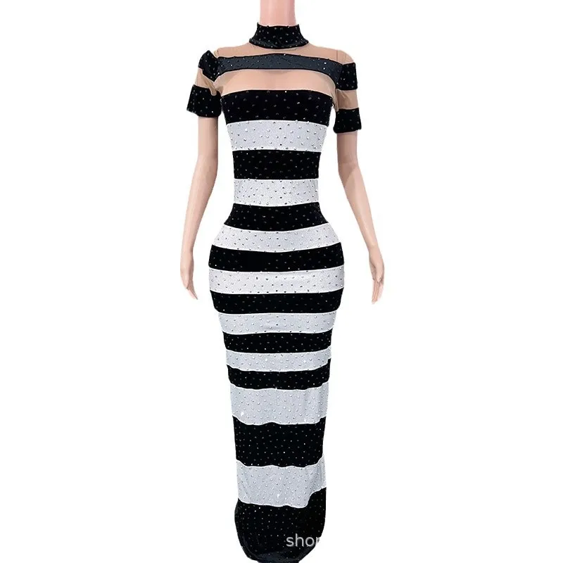 2026 Niche Contrasterende strepen Veelzijdige herfst minimalistische lange jurk Muziekfestival Zanger Prestatiekleding Feestclubjurk