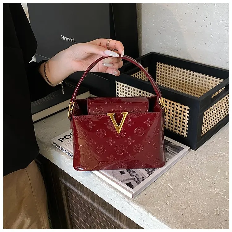 

2026 S/S Women's Vintage Tote Bag, Retro Quilted Crossbody Purse, Soft Genuine Leather Multi-way Shoulder Bag for Casual Dating