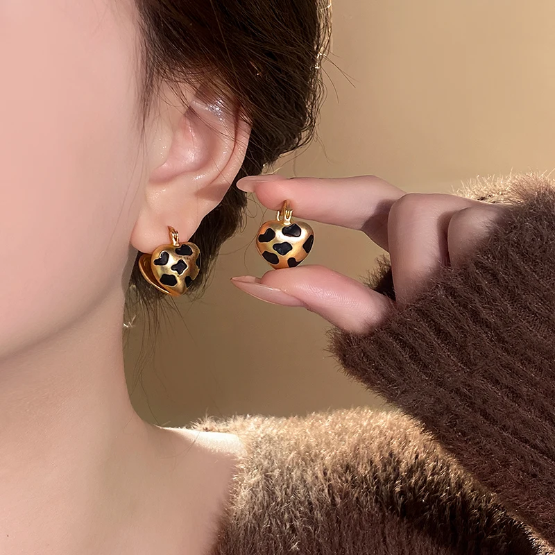 Sweet Matte Gold Color Frosted Spotted Leopard Print Heart-shaped Earrings Temperament Jewelry 2024 New Accessories For Womens