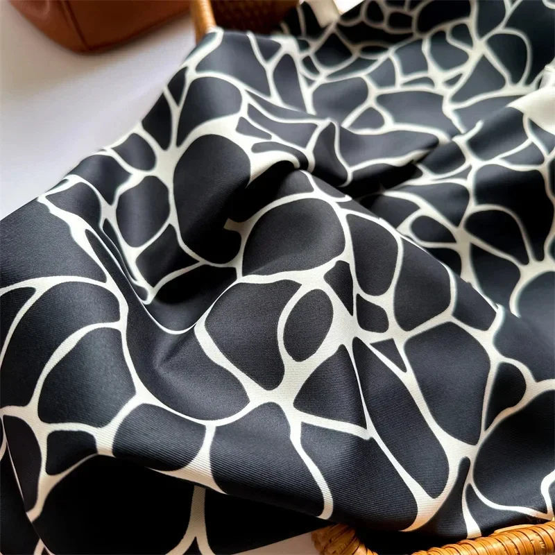 90*90cm Korean Popular Silk Scarf Women Shawls Fashion Bandannas Print Sunscreen Kerchief Luxury Square Scarves Ribbon Hairband