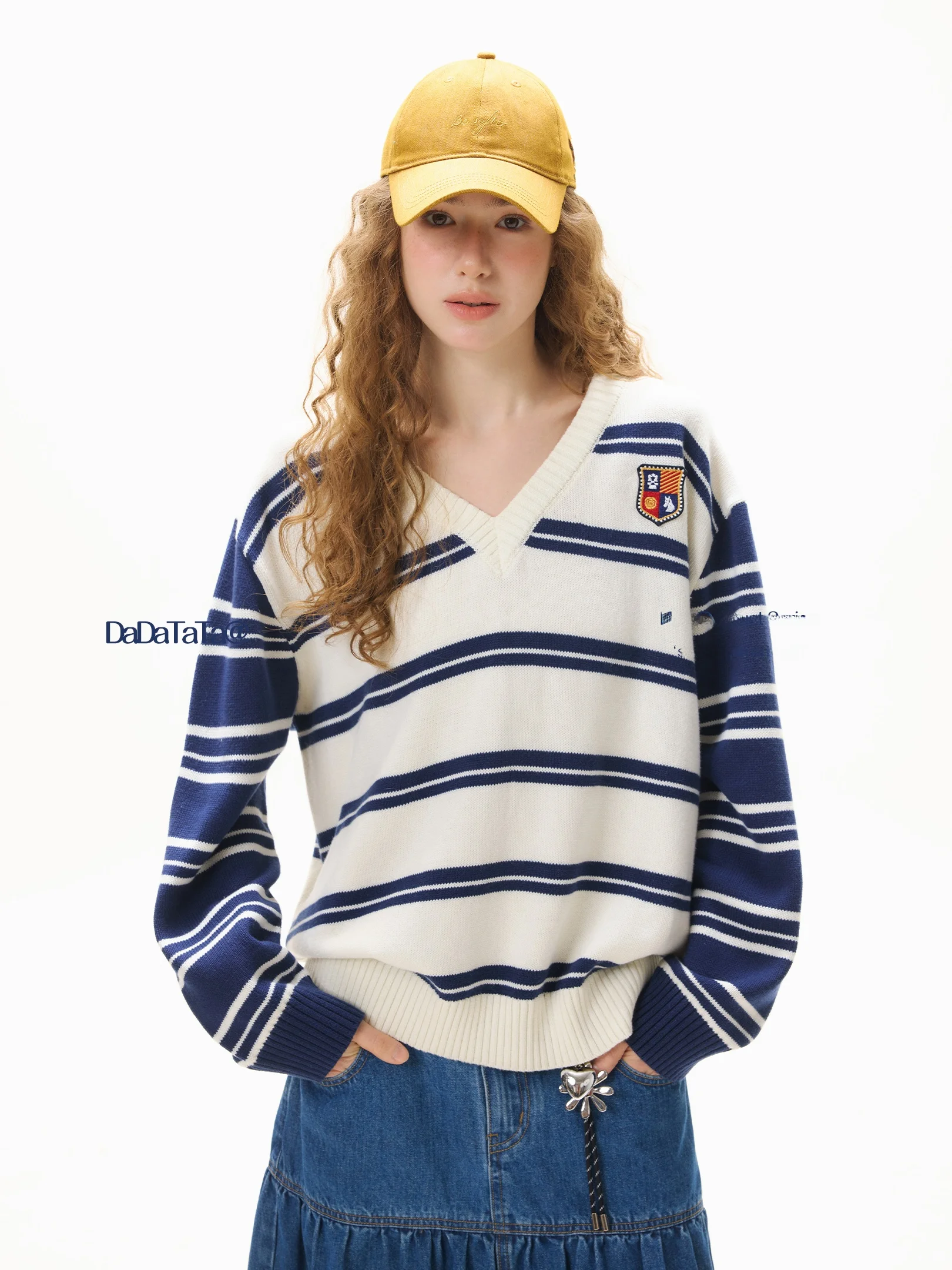 

Весенняя новинка: Женский вязаный свитер с V-образным вырезом, в полоску, свободного кроя, с длинными рукавами, модель DTA2026 College Rhythm