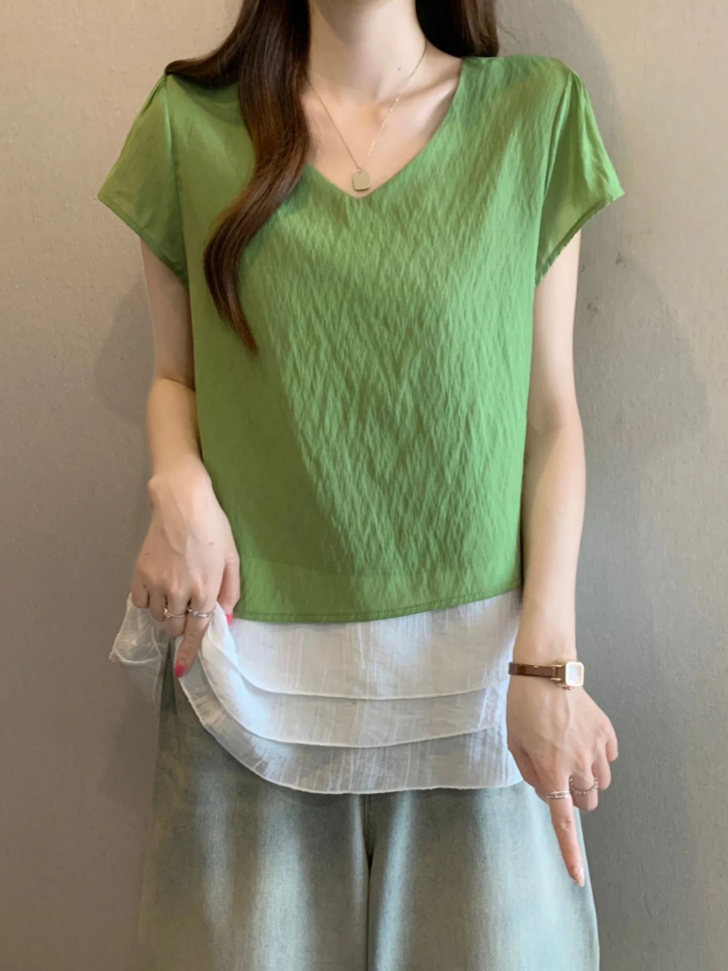 

Slimming V-Neck Short Sleeve Fleece Women's Base Shirt Summer New plus Size Patchwork Bell Splicing Top Korean Style