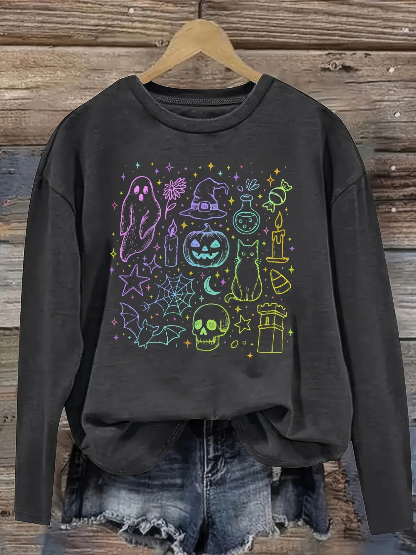 Women's Casual Long Sleeve Crew Neck T-Shirt Colorful Halloween Icons Print Design Design, Round Neck Women's Clothing, Machine Washable, Slightly Elastic, Loose Fit, Spring Autumn Winter Women's T-Shirt, Halloween Costume Outfit