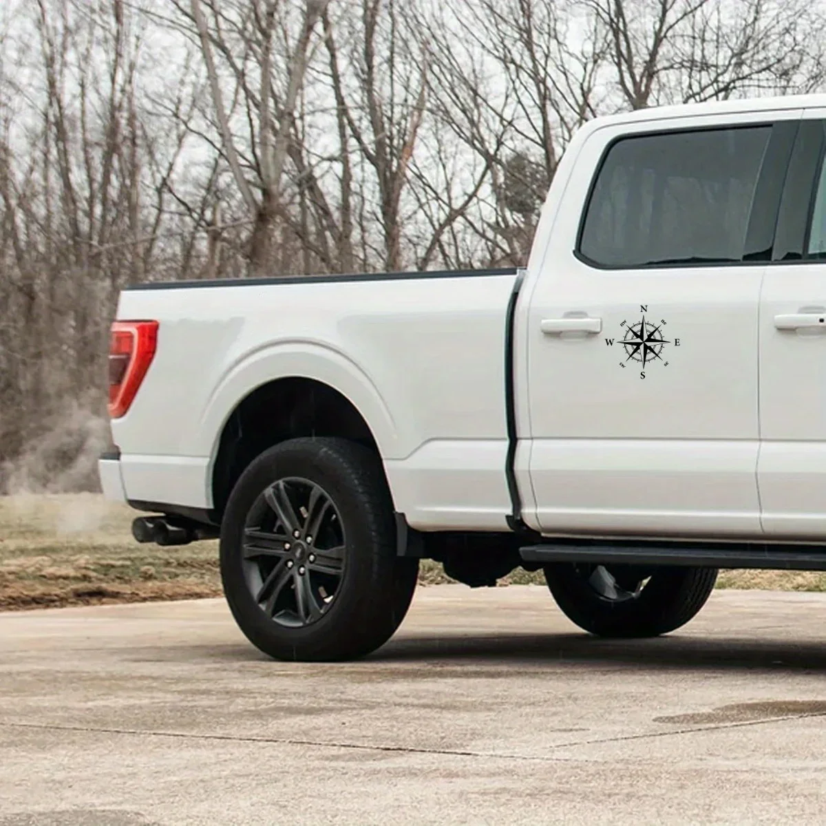 1PC "Stylish Vintage Compass Rose Logo" Car Motorcycle Sticker Decal to Decorate Your Auto Bike Exterior with Explorer Style