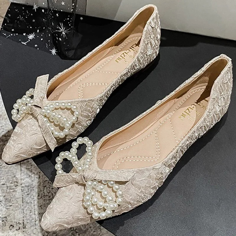 2024 New Women 1cm Low Heels Elegant Valentine Flats Female Cute Pearl Butterfly Knots Low Heels Lady Sweet Slip On Flat Shoes