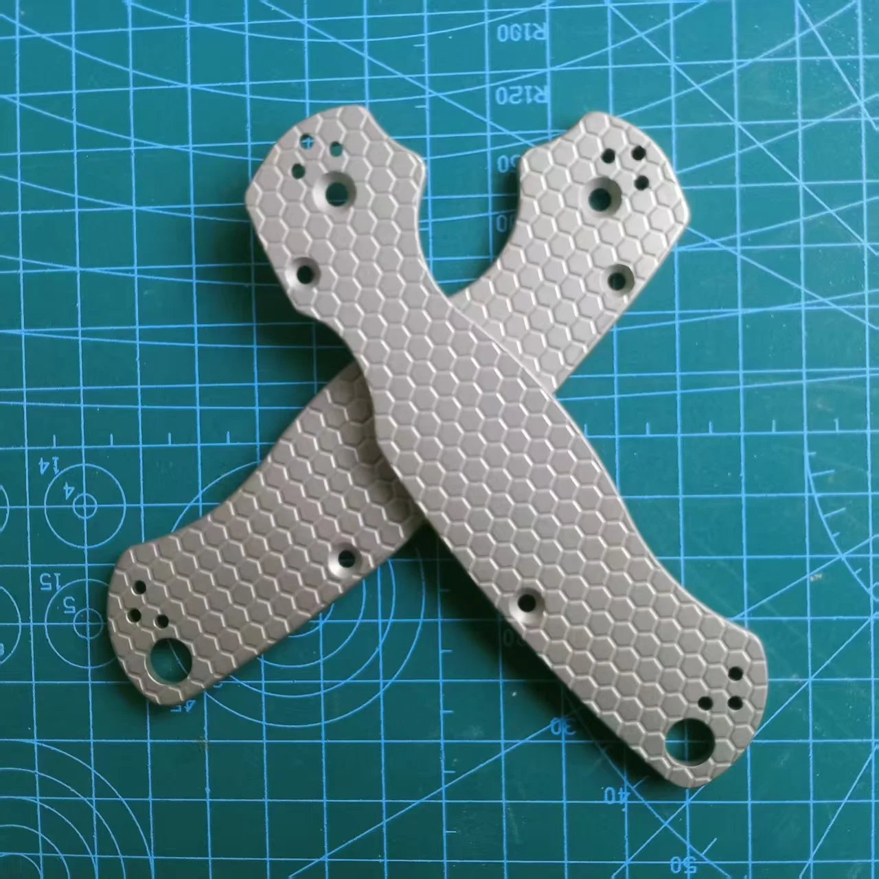 

1 Pair Titanium Alloy Knife Handle Scales for Spyderco C81 Para 2 Folding Knives