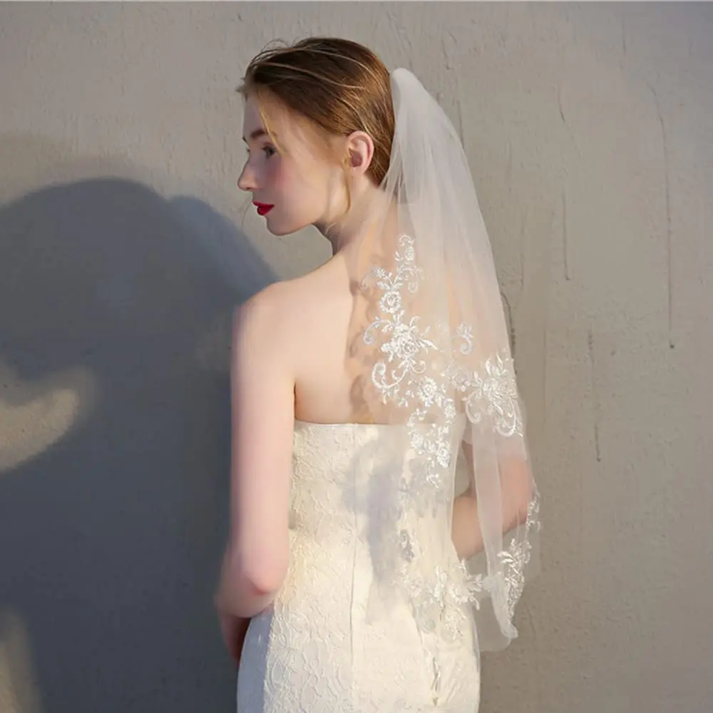 Matrimonio in pizzo da sposa per velo da sposa a vita corta con applicazioni a 2 livelli con pettine veli in Tulle morbido