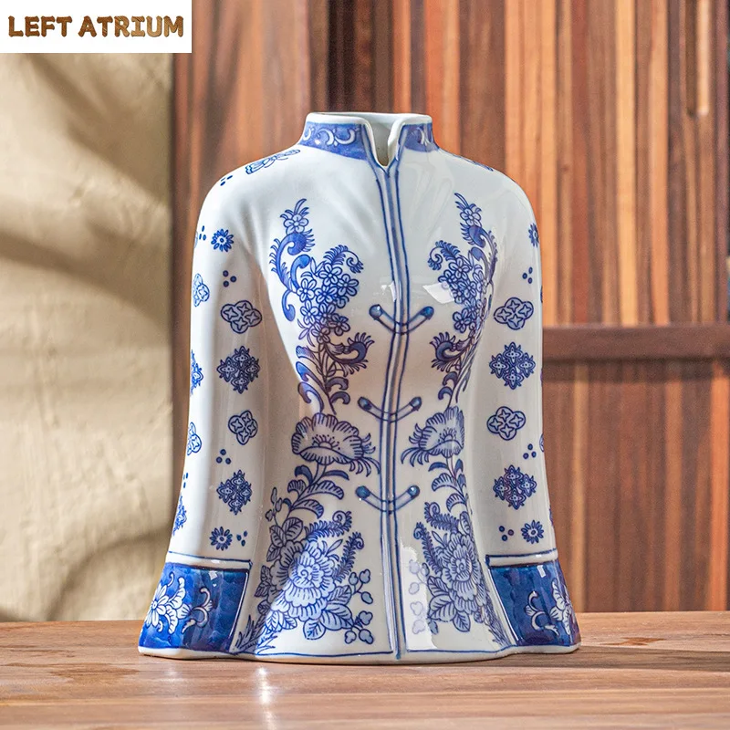 

Сине-белая фарфоровая керамическая ваза в форме Cheongsam, украшение стола, цветочная композиция, цветочные вазы, эстетический декор комнаты