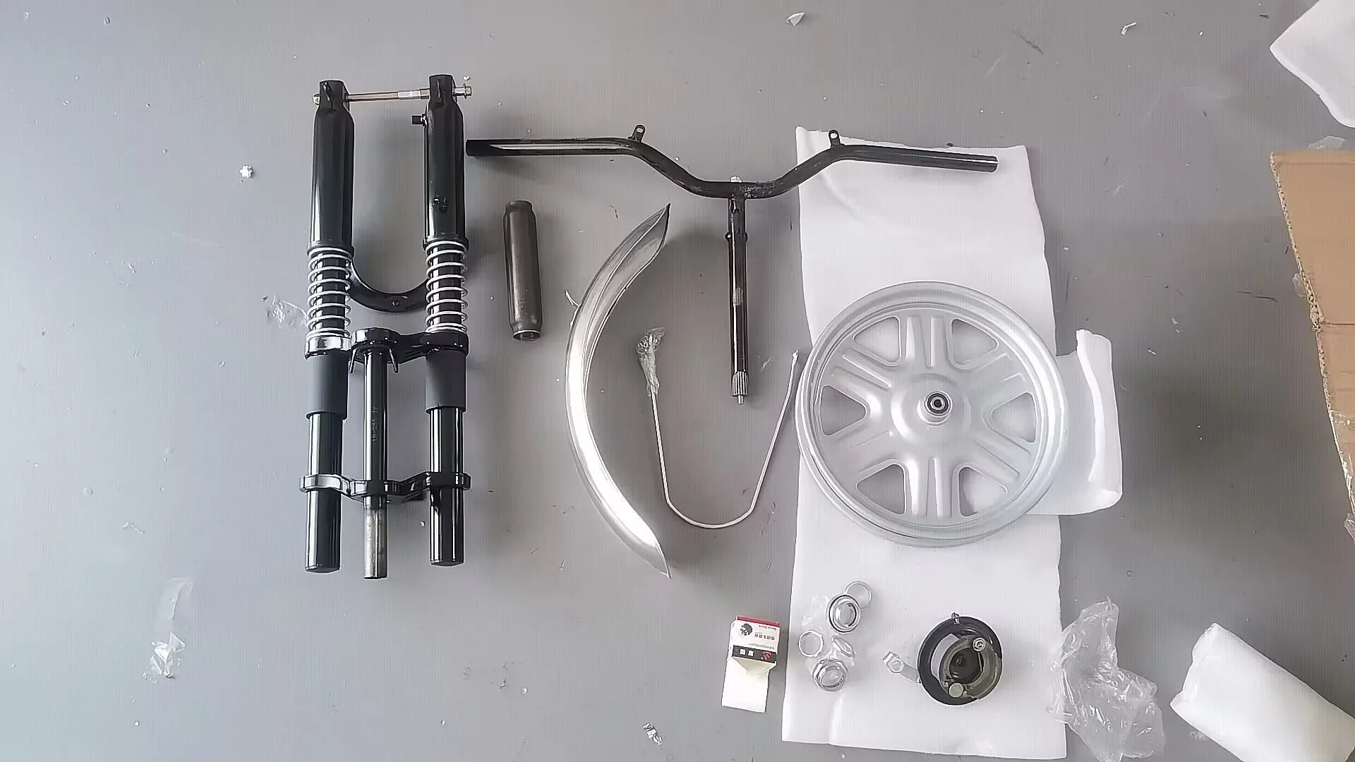 

Simple Front Fork Shock Absorber Accessories, Electric Tricycle Front Shock Absorber Assembly, Prince Model Front Iron Parts