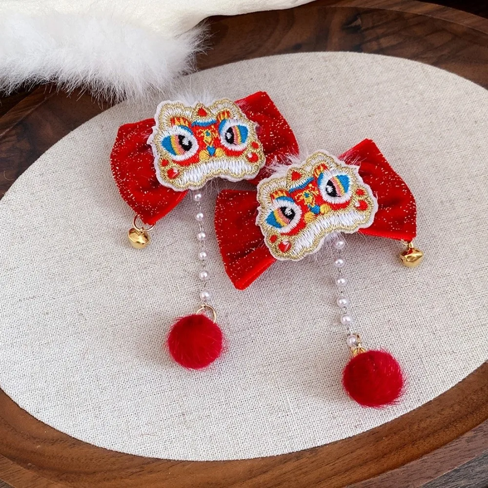 

Lion Dance Chinese Tassel Bow Hairpin Cloth Tassels Japanese Kimono Headwear Plush Red Balls Girl Hair Accessories