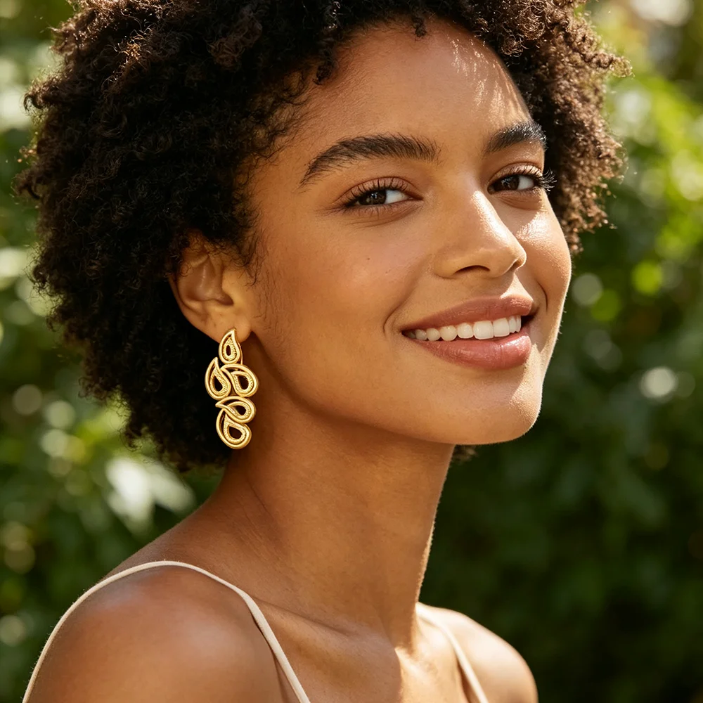 18K vergoldetes hohles Tropfenblatt-Ohrringe- und Ring-Set für Damen, luxuriöse Hochzeits- und Party-Accessoires, Geschenk für die Braut – Detail 6