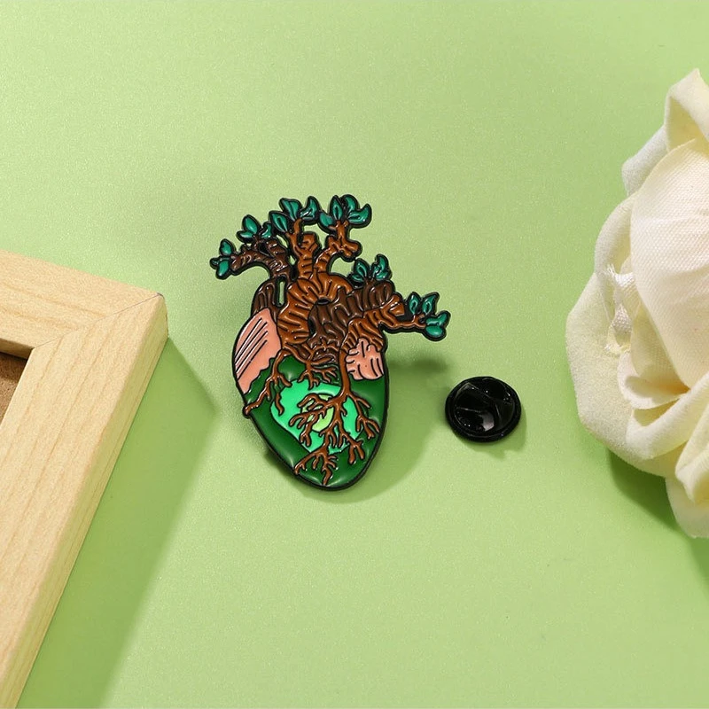 Creative Tree Heart Shape Brooch Fashion Alloy Enamel Pin Badge DIY for Clothes Bags Shoes Hat Scarf T-shirt Jeans Accessory