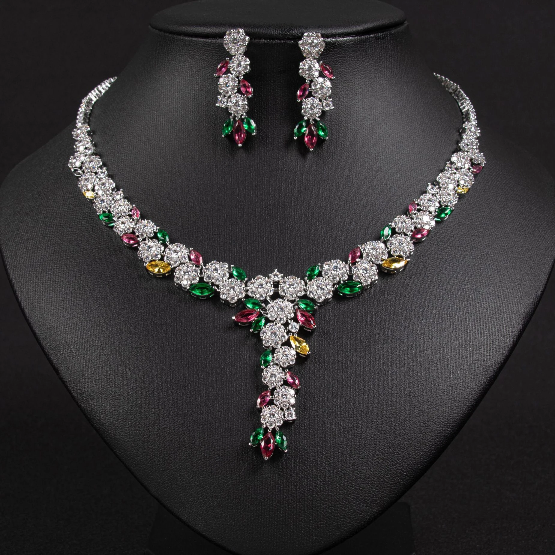 

Комплект ожерелья и серег с преувеличенным цветочным принтом для женщин, роскошный трансграничный дизайн, ювелирные аксессуары, циркон ручной работы