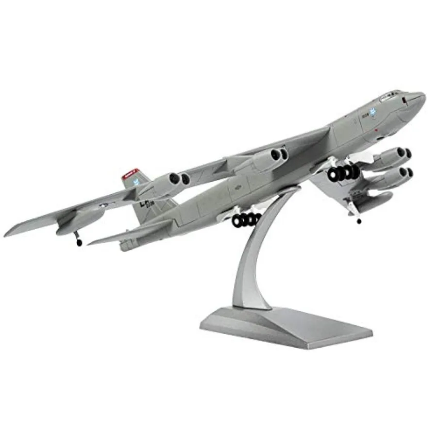 Military model airplane for commemorative collection or gifts: 1/200 scale B-52 attack plane, die-cast metal, matte gray finish