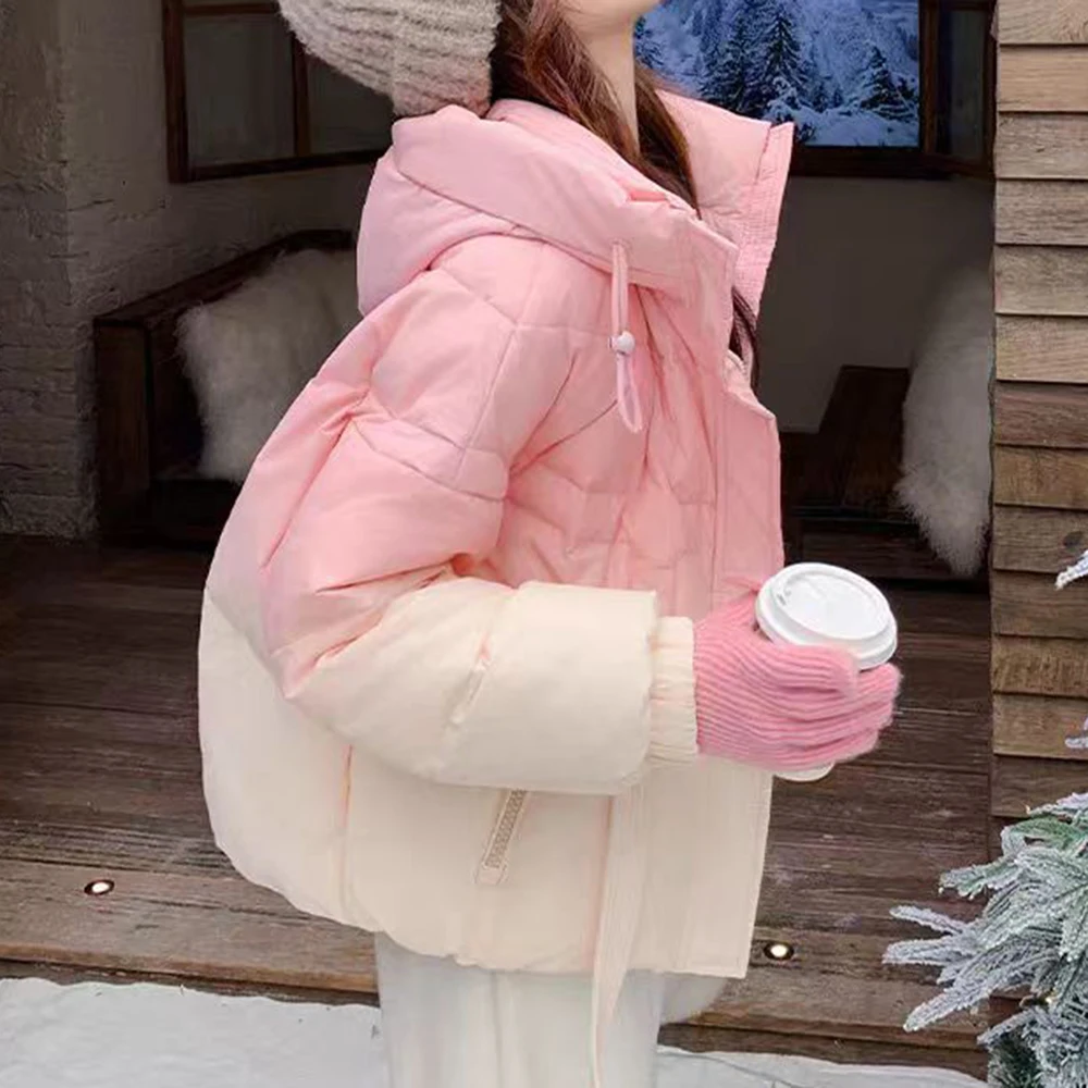 แฟชั่นต่างประเทศมาแรง ชุดผ้าฝ้ายสีชมพู โดพามีน ฤดูหนาว 2025 เสื้อโค้ทอเนกประสงค์แบบหนา