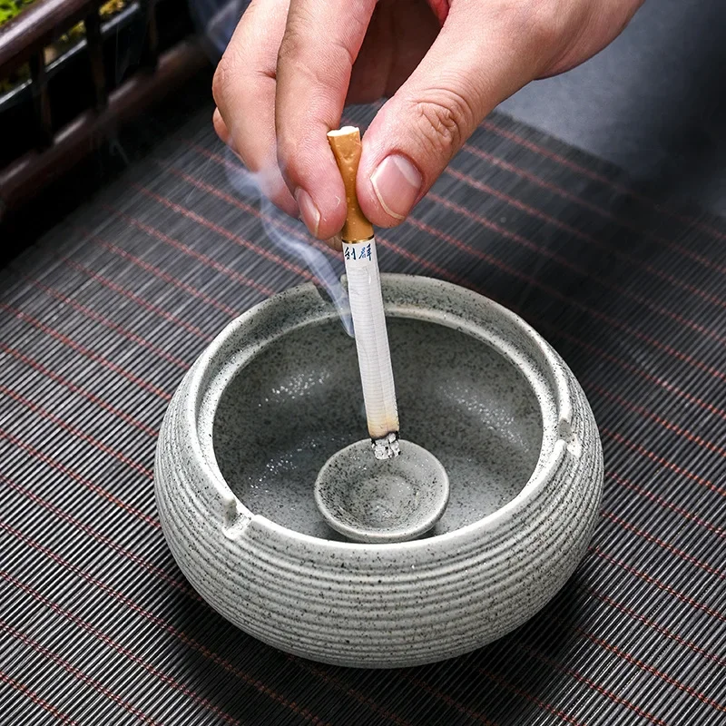 Coarse Ceramic Ashtray with Lid Anti Fly Ash Storage Box Creative Funnel Cigar Ashtray Living Room Decorative Ceramic Ashtray