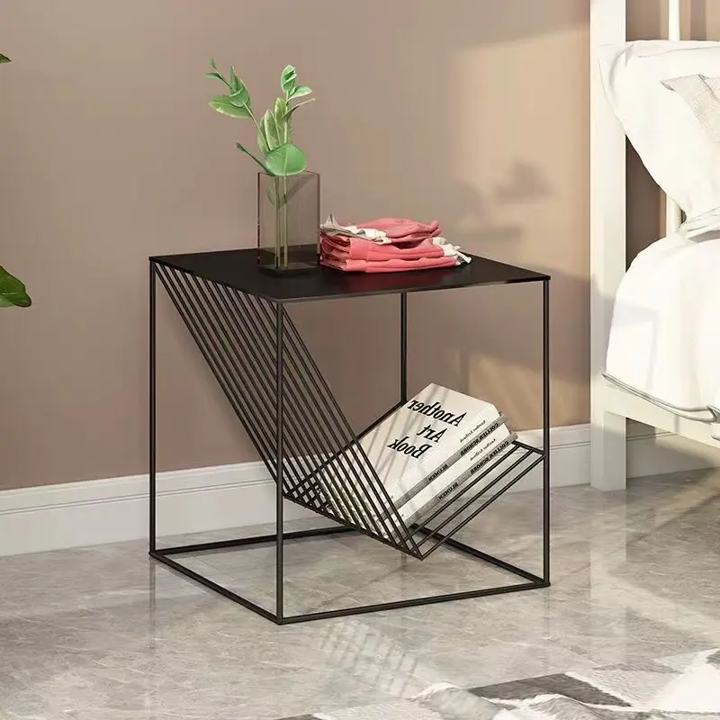 Modern Metal End Tables Designer Funky Sofa Mini Side Table Entryway Industrial Tavolino Da Divano Italian Furniture Luxury