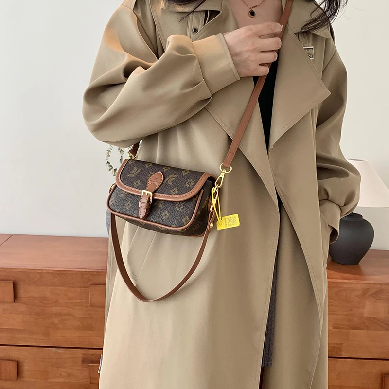 

Women's Leather Handbag With Zipper Closure, Crossbody Shoulder Bag By Luxury Brand, Famous Designer Classic Elegant