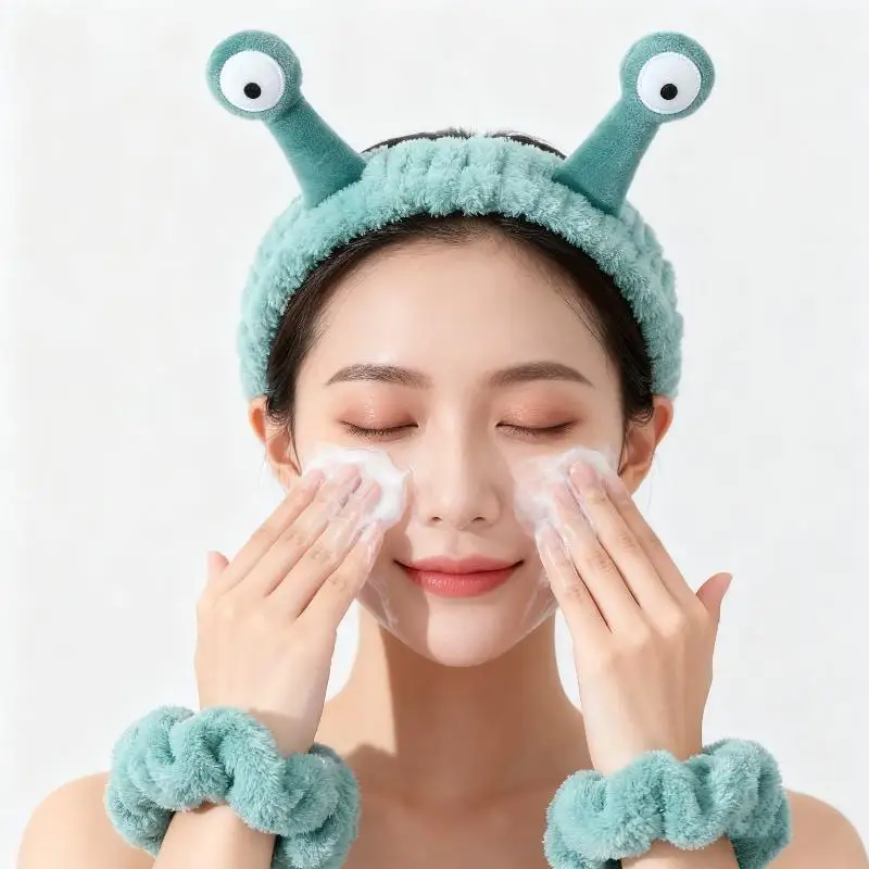 عصابة رأس على شكل آذان حيوانات مع كرة منفوشة من الصوف المرجاني الناعم شريط مرن للنساء مكياج وغسل الوجه والعناية بالبشرة ومستحضرات التجميل #1