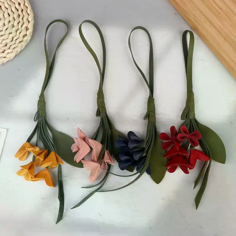 1Pcs PU Leather Simulation Flower Bag Charm Hanging Keychain Car Drape Exquisite Jewelry Personalized Pendant