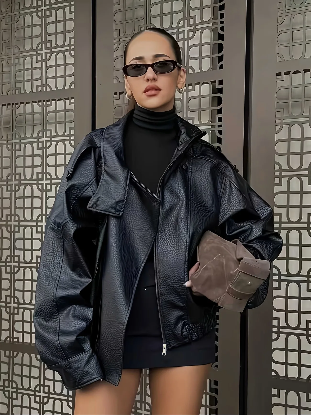 Kurze Damen-Lederjacke mit Stehkragen, Kunstleder, kurz geschnitten, lässige Oberbekleidung, modisch, retro, High Street, mit Taschen und Reißverschluss.