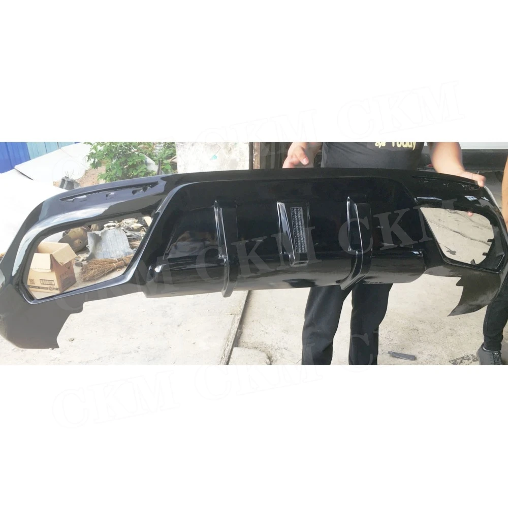 Carbon fiber / FRP Rear Lip Diffuser Spoiler For Alfa Romeo Stelvio 2017 2018 2019 FRP Car Bumper Guard Car Styling