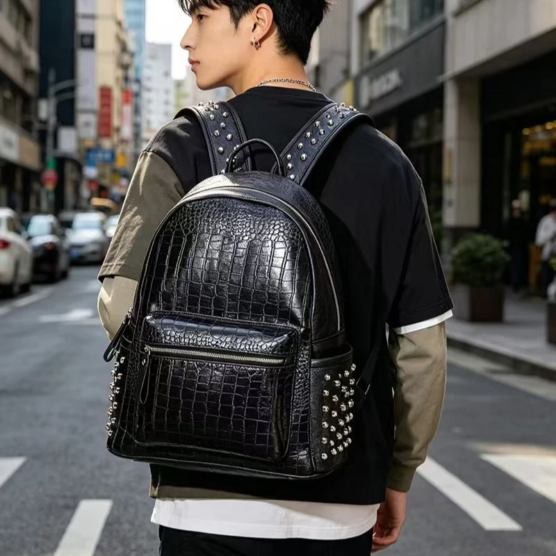 2027 New Brand Fashion Rivet Men Backpack Alligator Pattern Leather Waterproof Travel Bag Casual Men's Male Laptop Bag Backpacks