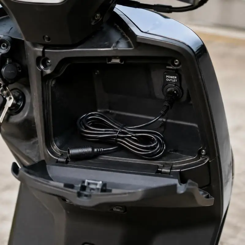 96BA Motorcycle DIN Power Extension Cable with Male-to-Female Ends, 12-24 V Input and Black PVC Outer for Vehicle Electronic