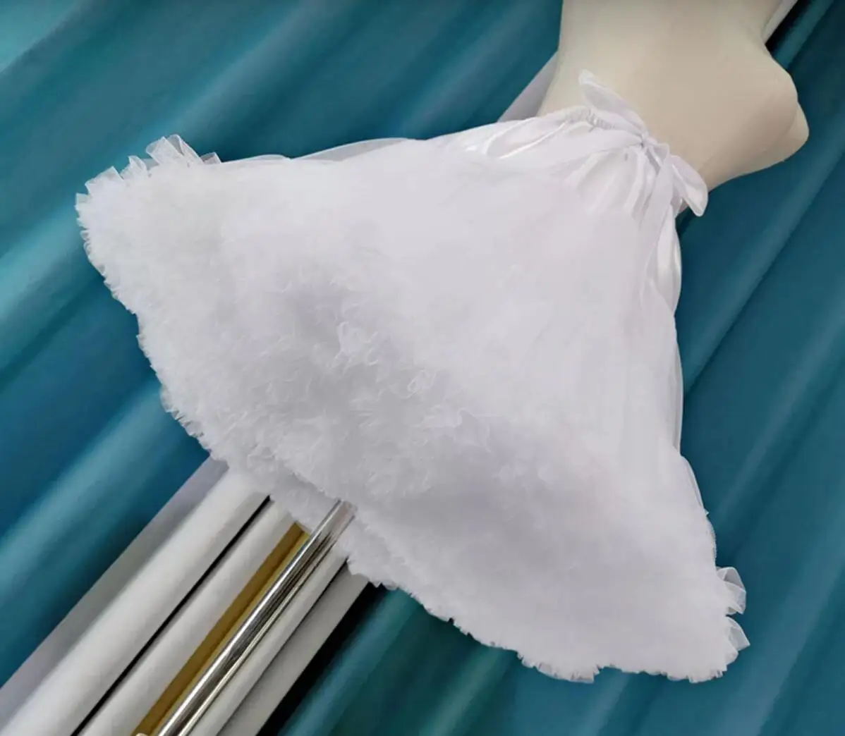 المرأة زهرة نمط لوليتا تنورات كرينولين الداخلية صخب تأثيري توتو منتفخ Cancan تنورة تحت فساتين الزفاف