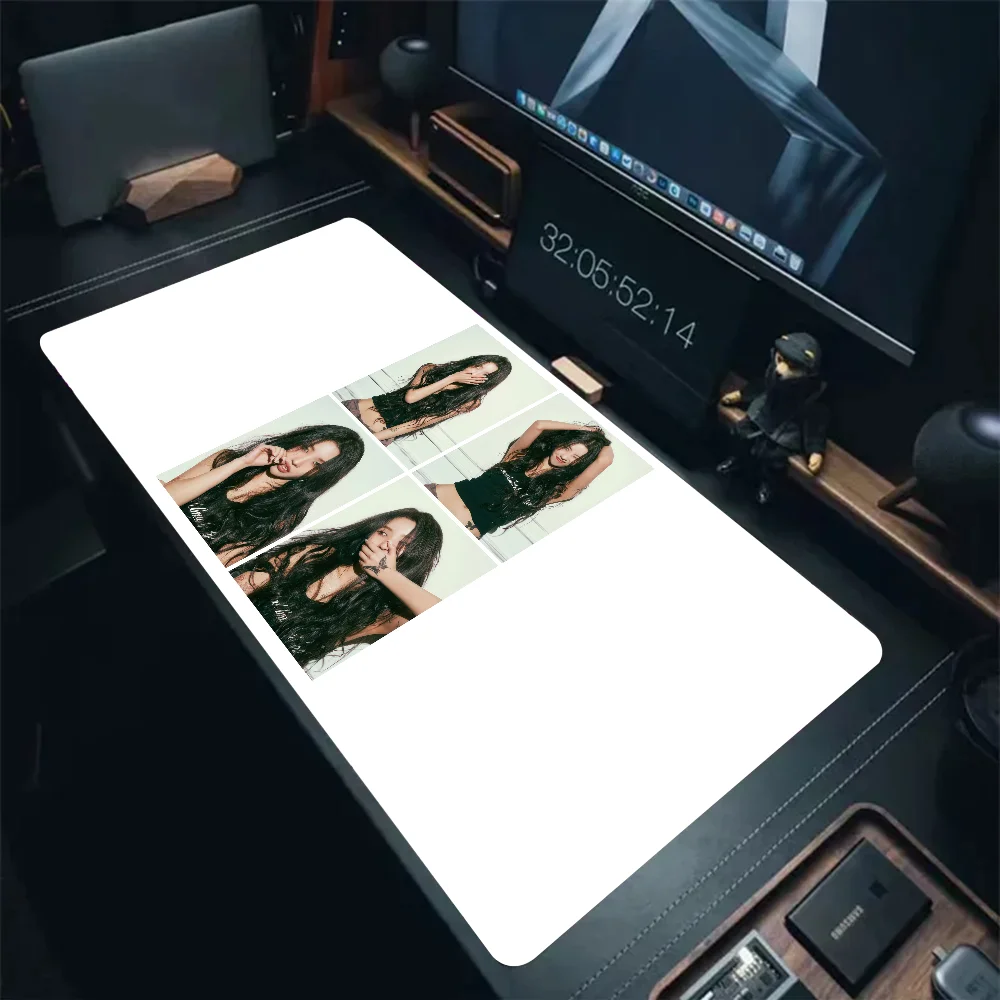 Famous Kpop Group (G)I-DLE Jeon Soyeon  Mousepad Mouse Mat Desk Mat With Pad Gaming Accessories Prime Gaming XXL Keyboard Pad