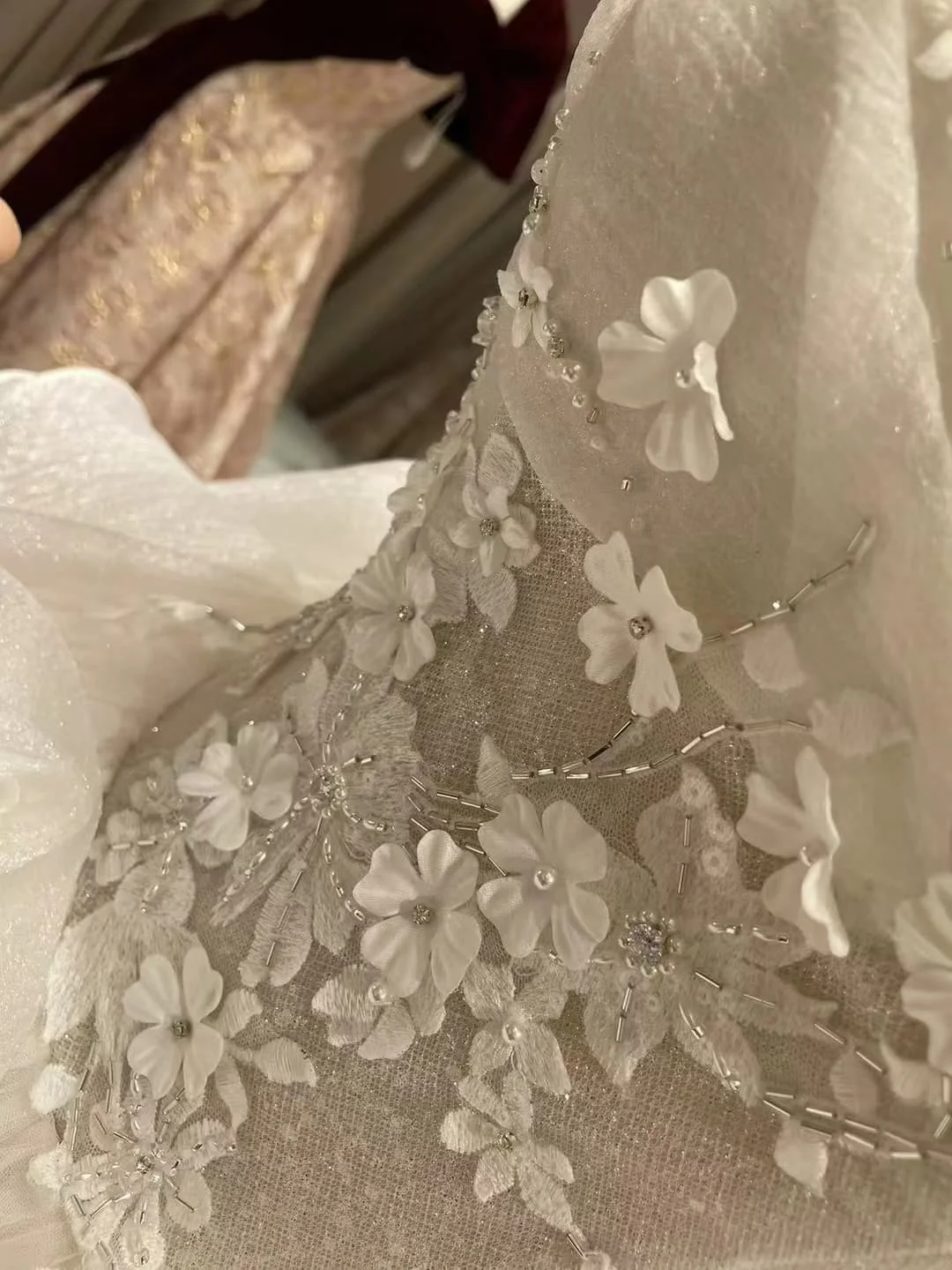 مجموعة Kisswhite Aline مخصصة 10-20 يومًا شحنها بالزهور الرومانسية فستان زفاف أنيق