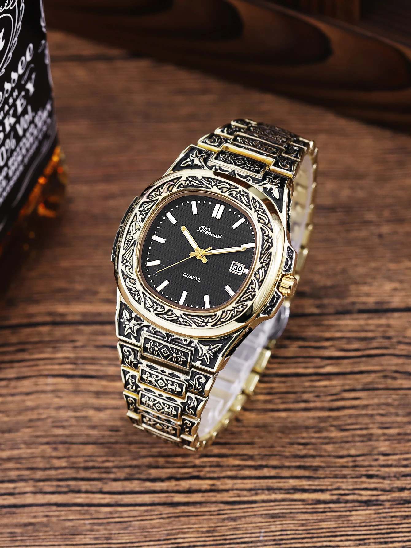 Men\'s engraved vintage luminous calendar waterproof quartz watch