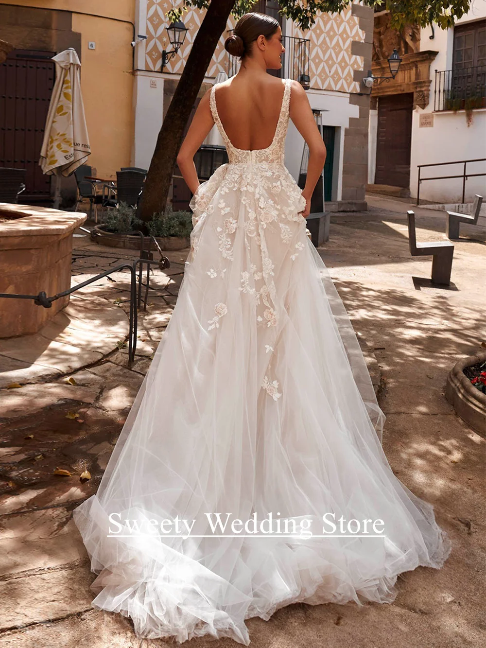 فستان زفاف 2025 مخصص برقبة مربعة بدون أكمام مزين بالخرز على شكل حرف A فستان زفاف بفتحة عالية فساتين العروس