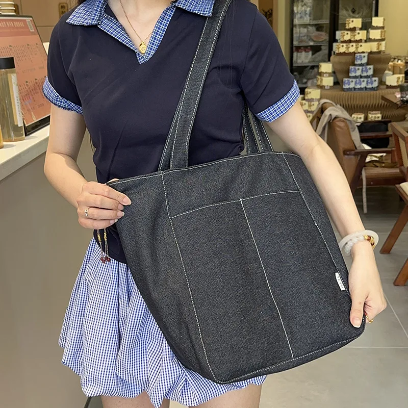 

Холщовая джинсовая большая сумка в японском стиле для женщин, новинка 2025 года, просторная синяя рабочая сумка для девочек, пригородная сумка премиум-класса, сумка на плечо