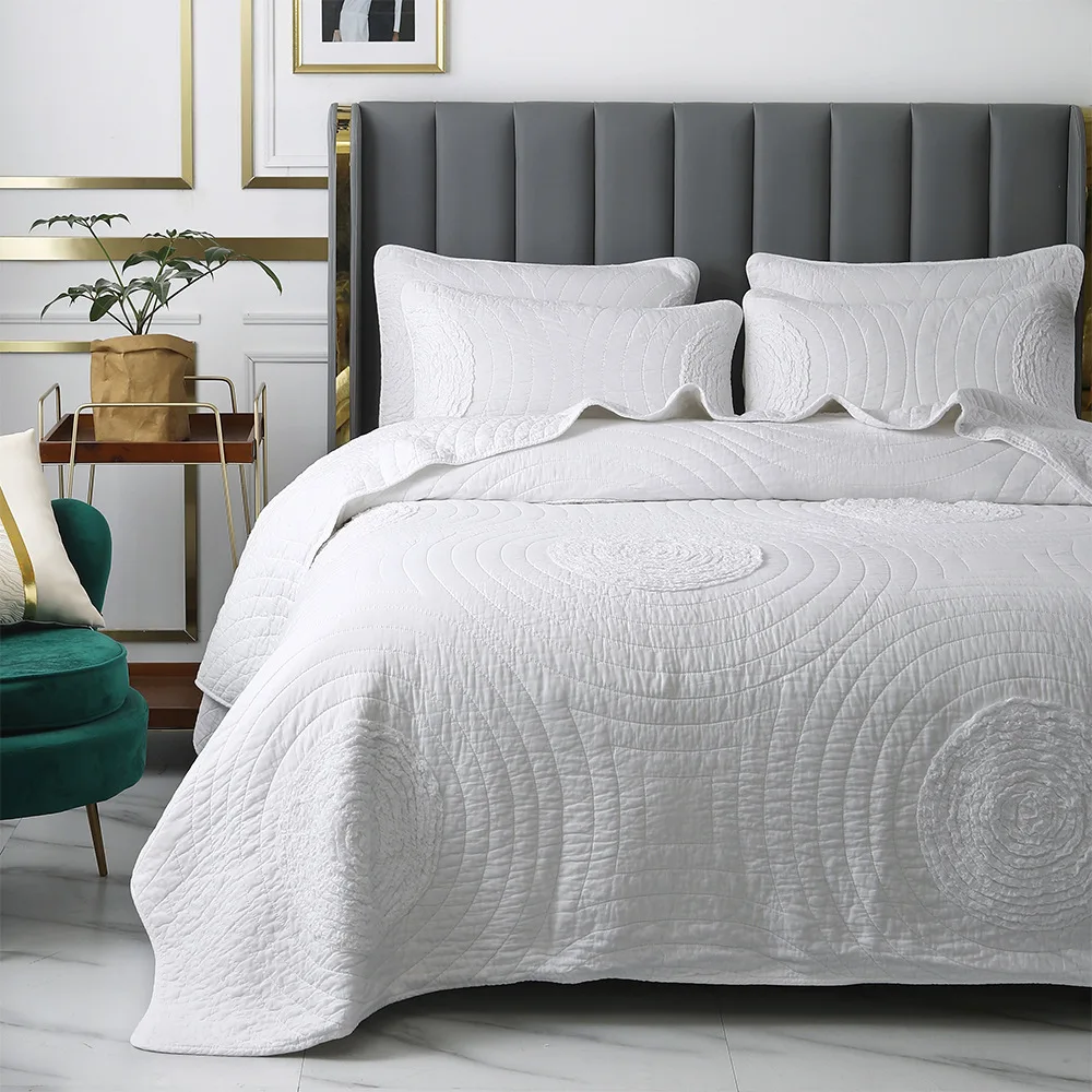 

Applique Cotton Quilt Set 3PCS Bedspread on the Bed King Queen Size Lightweight Embroidered Summer Quilted Blanket Coverlet