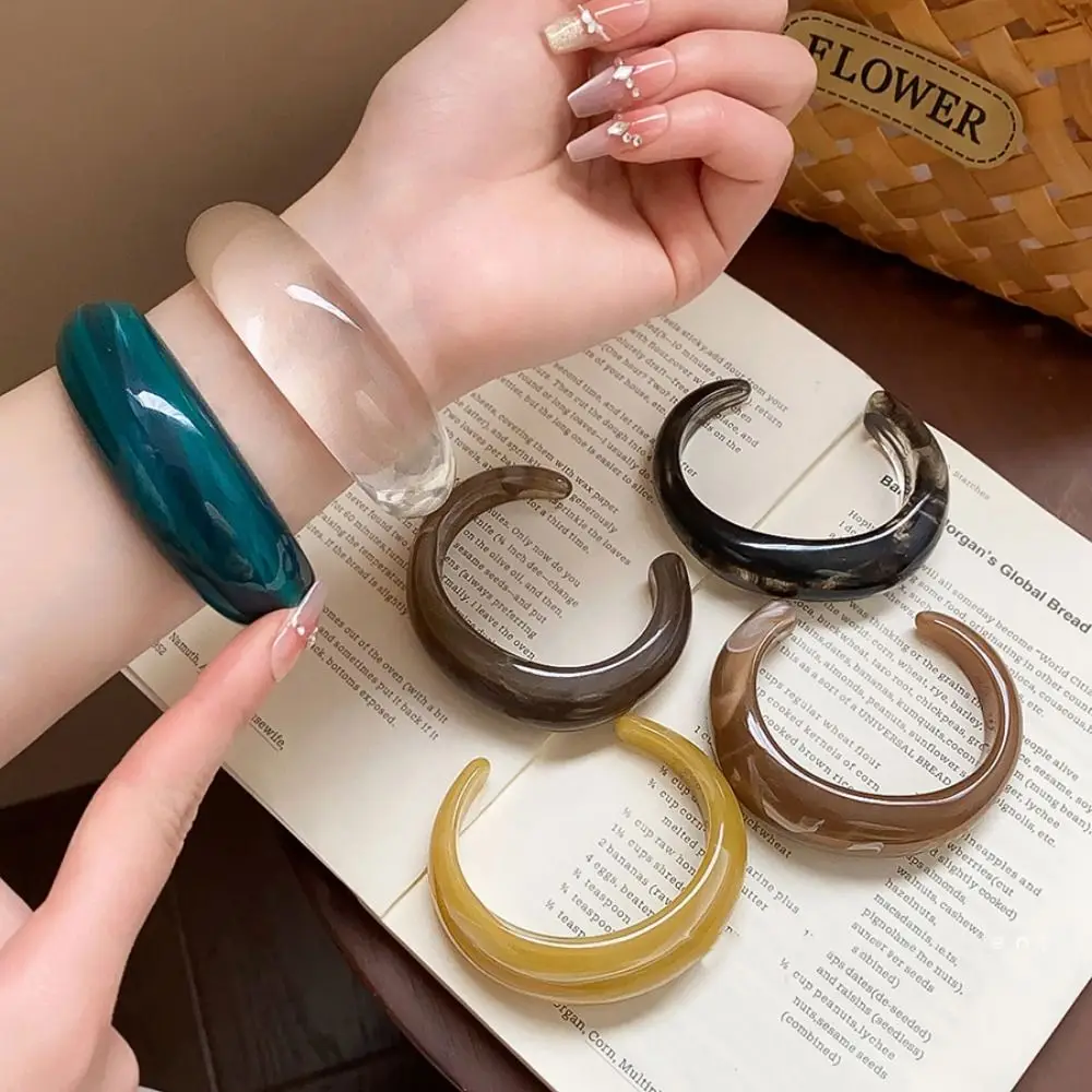

Simple Curved Acrylic Open Bangle Exaggerated Smudging Irregular Wide Bracelet Temperament Fashion Retro Hand Ring Girls