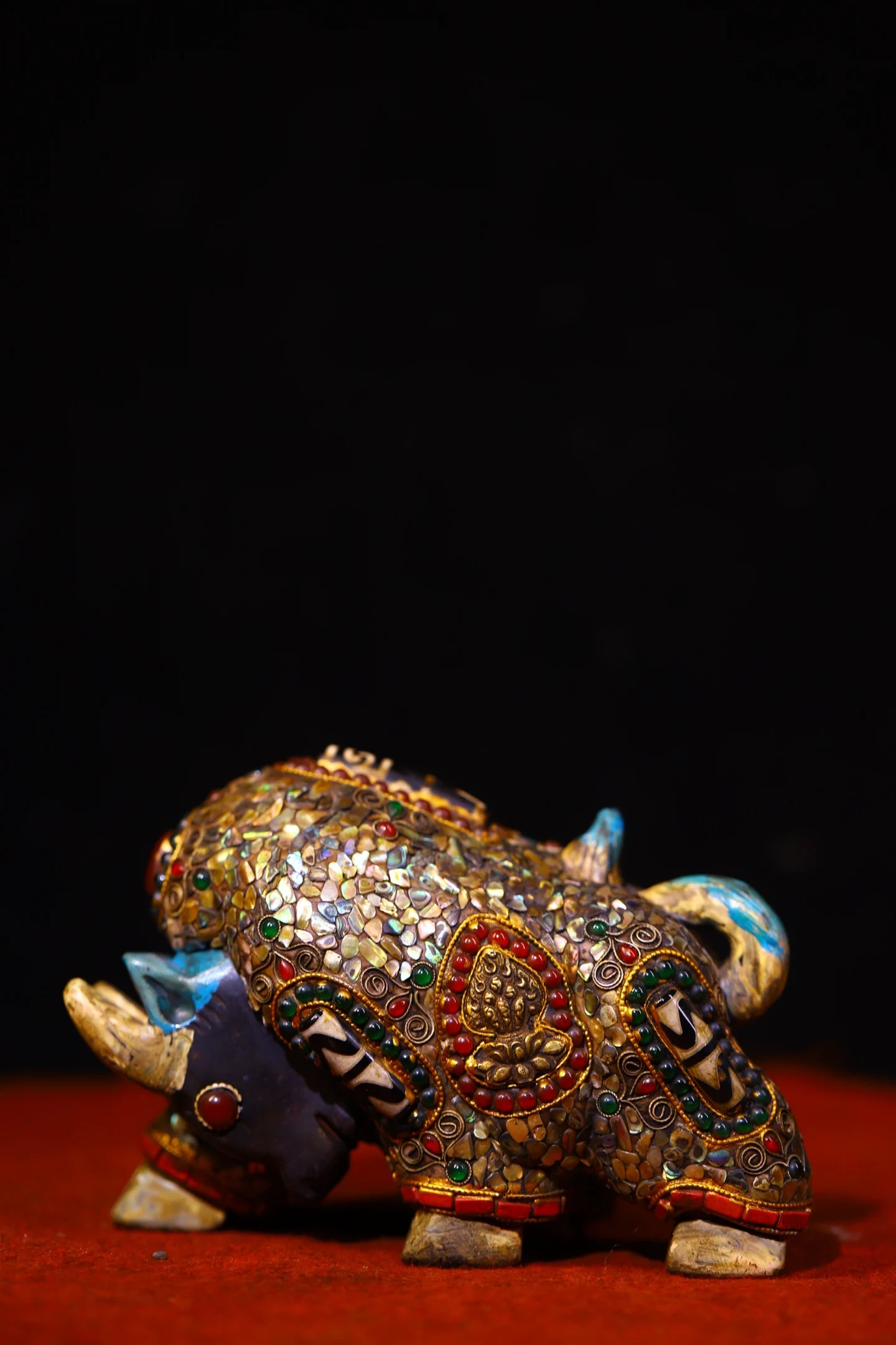 

6"Tibetan Temple Collection Old Natural Meteorite Painted Mosaic Gem gZi Beads Shell Bull Statue Amulet Dharam Amass wealth