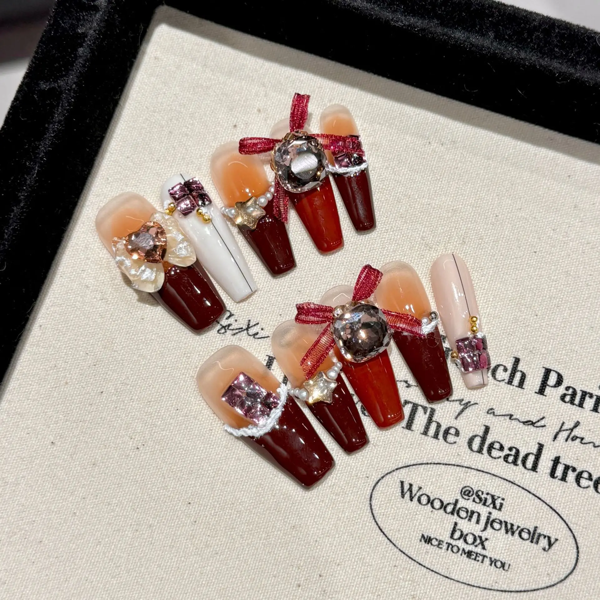 10 stks Nieuwjaar Zoete Handgemaakte Kunstnagels Rode Franse Stijl Strikjes Diamant Decor Druk Op Nagels Cherry Plaid Lange T Fake Nail