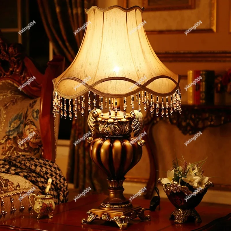 Retro European Table Lamp Luxury Classic Bedside Light Romantic Decor for Bedroom Wedding Room Living Room