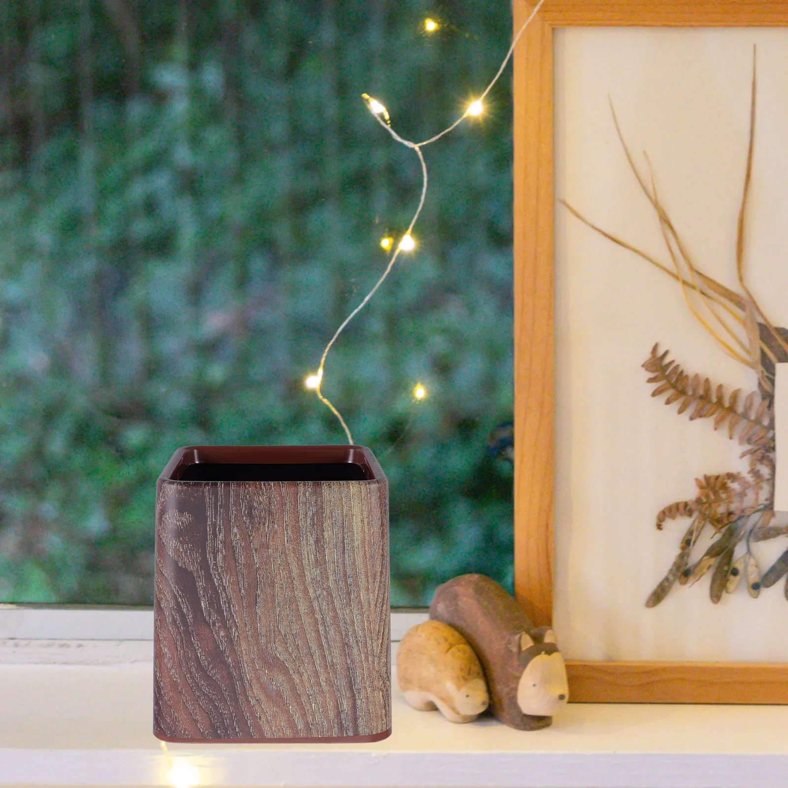 Retro Walnut Wood Grain Trash Can Small Compact Vintage Style Waste Bin for Bedroom Bathroom Kitchen Office Home Decor
