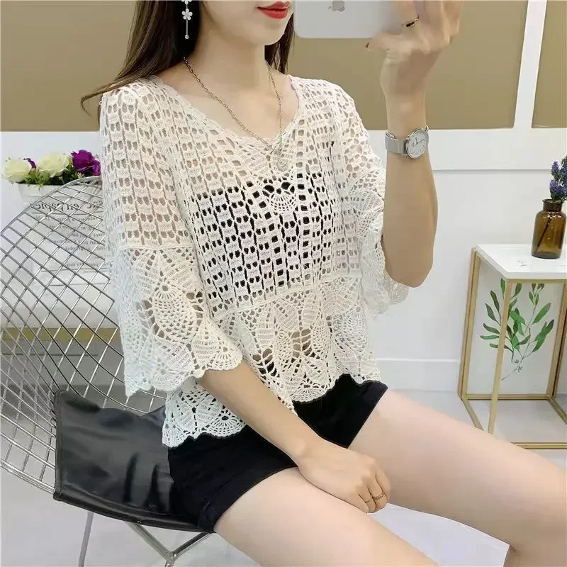 Lady Spring Summer 2023 Fashion New Loose Five-point Sleeve Short Round Neck Solid Color Plaid Casual Female Hollow Out Lace Top