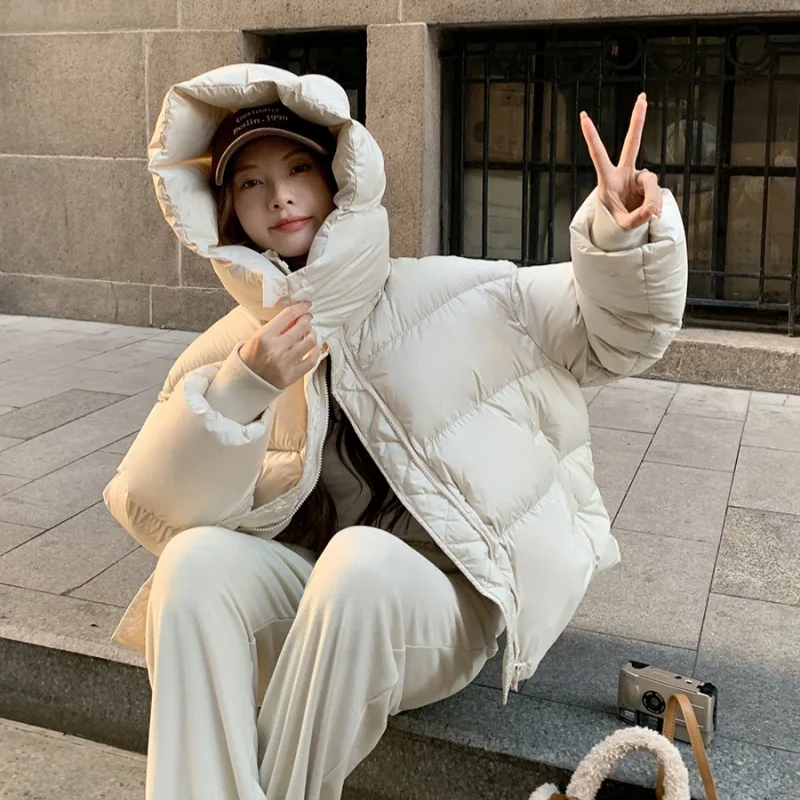 Giacca alla moda, giacca casual corta imbottita, giacca ampia oversize in stile coreano, cappotto in cotone isolato extra spesso