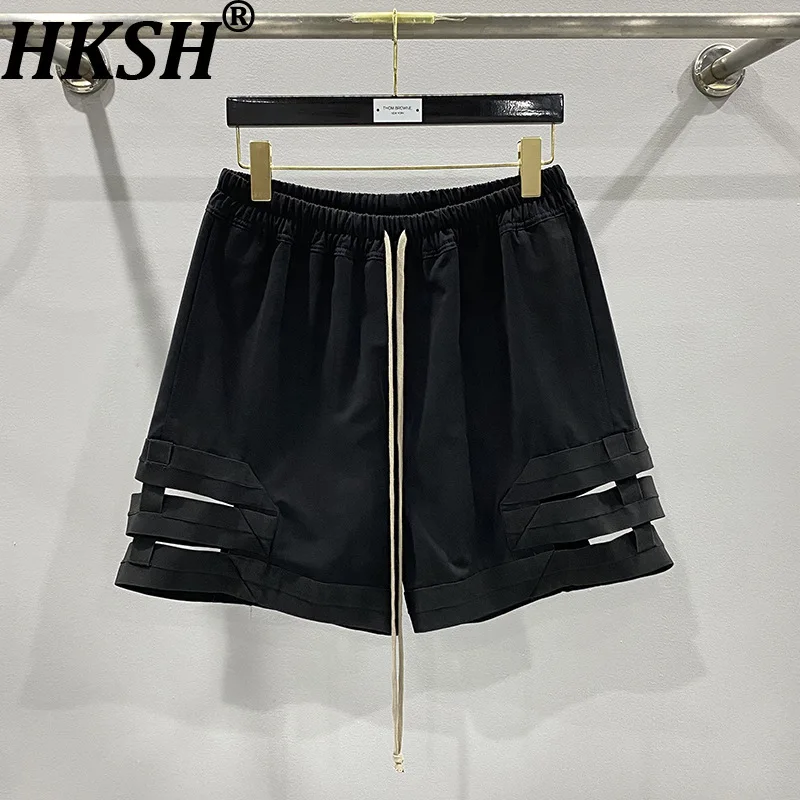 

HKSH Summer New Men Tide Dark-style Patchwork Perforated Detai Fit Shorts Trendy Casual Streetwear Chic Ins Vibe Capris HK21318