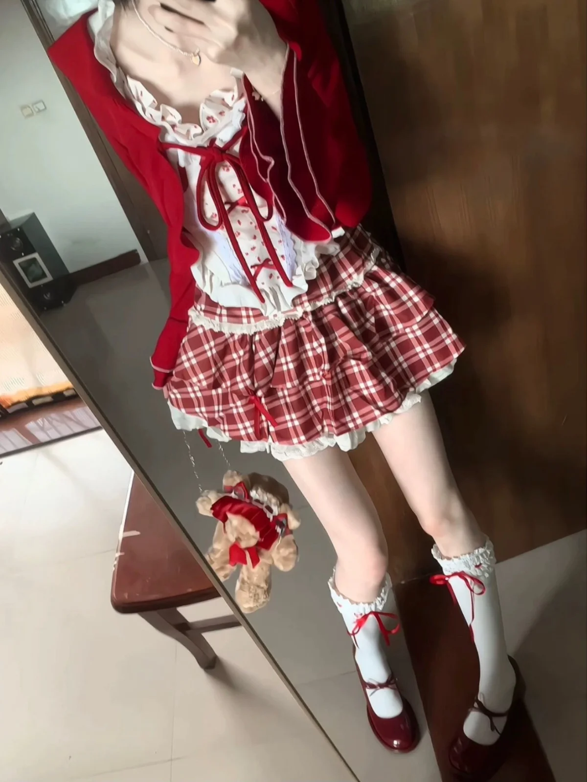 

Sweet And Spicy Chic Red College Sle Set Dr Cute Sweet Cardigan Outerwear Strap Plaid Cake Skirt Tee Piece Set